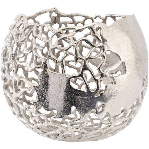 Apo Coral Spherical Aluminium Vase: Silver / 100% Aluminium