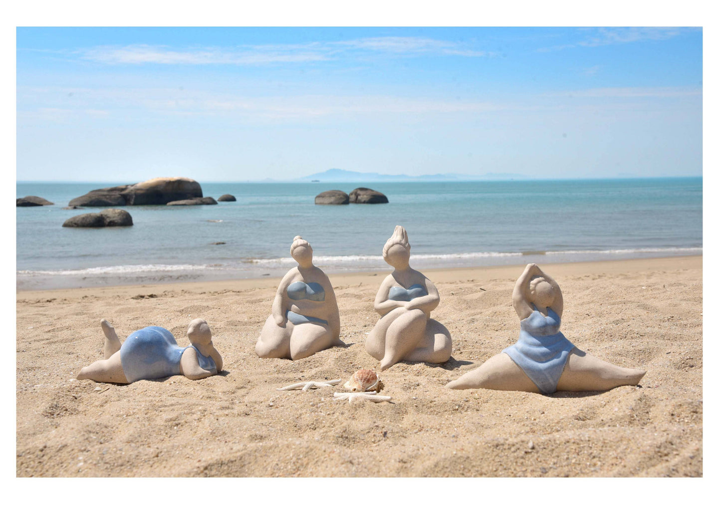 Ladyglow Seaside Sitting