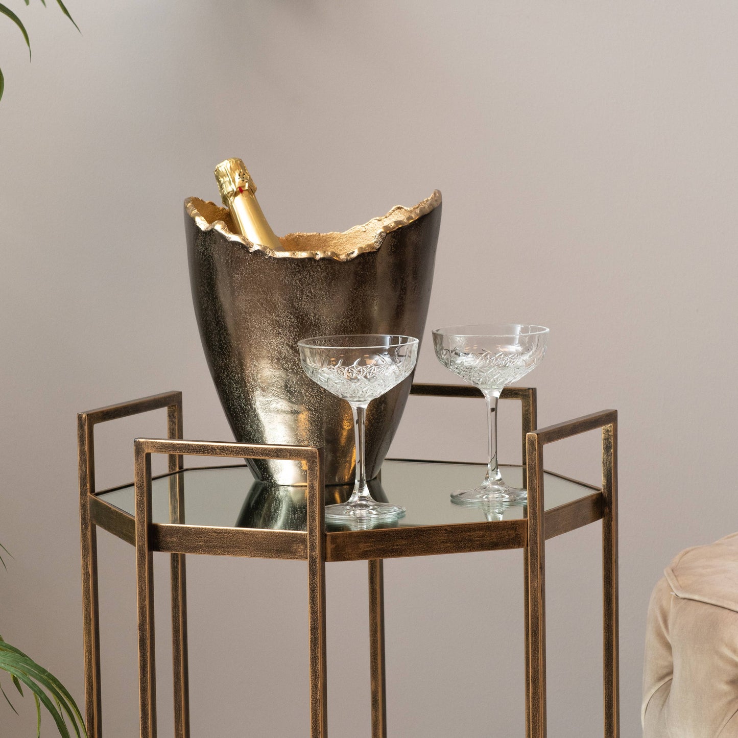 Merapi Lava Large 27cm Vase: Smoke Black, Gold / 100% Aluminium